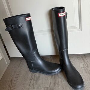 Hunter Original Tall Rain Boots – Black – Women’s Size 8 (EU 39 / UK 6)